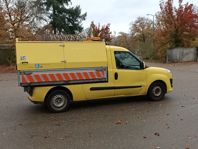 Bedrijfsauto fiat, doblo cargo 1.4 t-jet natural power sx maxi met veegvuilopbouw, bouwjaar 2015 - afbeelding 3 van  37