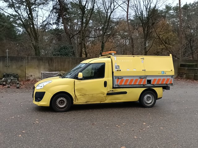 Bedrijfsauto fiat, doblo cargo 1.4 t-jet natural power sx maxi met veegvuilopbouw, bouwjaar 2015 - afbeelding 12 van  37