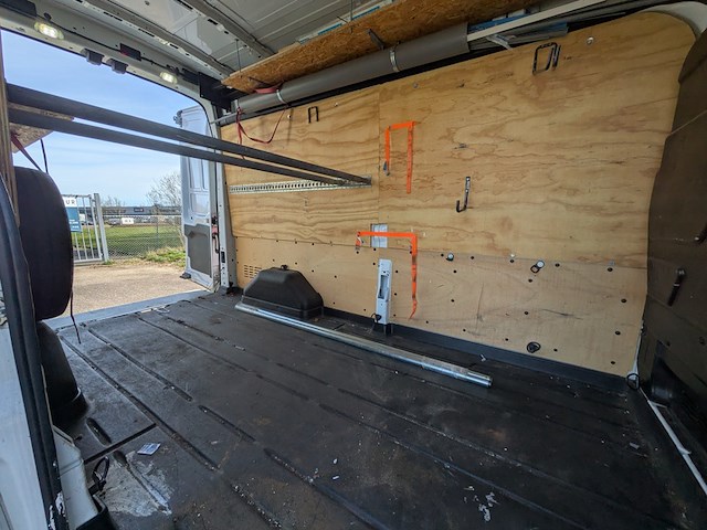 Bedrijfsauto, ford, transit 350 2.2 tdci l3h2 trend, 350 2.2 tdci l3h2 trend, 2015 - afbeelding 36 van  53