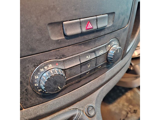 Bedrijfsauto, mercedes benz, vito, 2019 - afbeelding 43 van  77