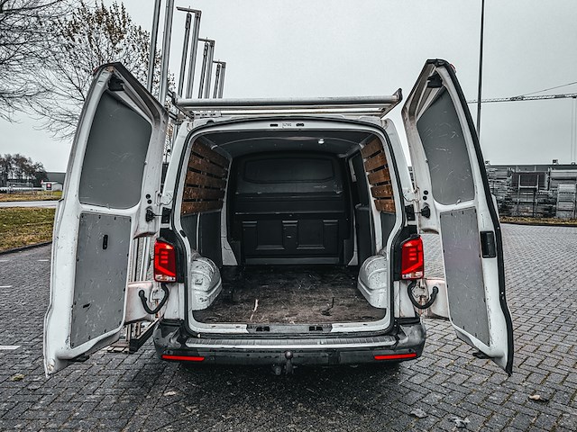 Bedrijfsauto met glasresteel volkswagen, transporter 2.0 tdi l1h1 26 economy business, bouwjaar 2020 - afbeelding 18 van  30