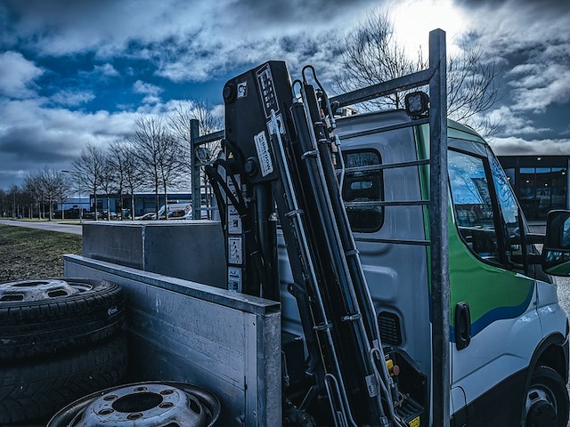 Bedrijfsauto met kipfunctie & autolaadkraan, iveco, daily 35c13d 2.3 345, 2016 - afbeelding 10 van  39