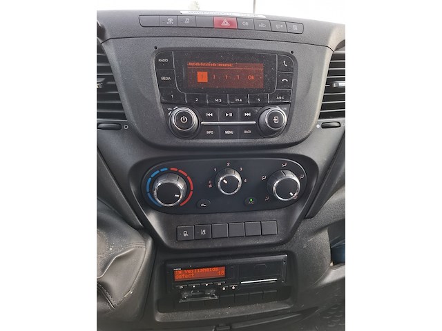 Bedrijfsauto met koelinstallatie, iveco, daily be-combi 3500plus, 2021 - afbeelding 6 van  51