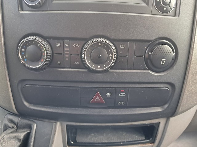 Bedrijfsauto met laadklep, mercedes-benz, sprinter, 2012 - afbeelding 39 van  70