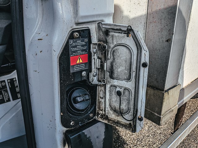 Bedrijfsauto met laadklep, mercedes-benz, sprinter 313 2.2 cdi 432 hd, 2012 - afbeelding 4 van  39