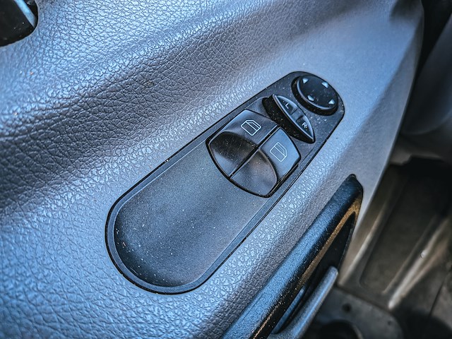 Bedrijfsauto met laadklep, mercedes-benz, sprinter 313 2.2 cdi 432 hd, 2012 - afbeelding 22 van  37