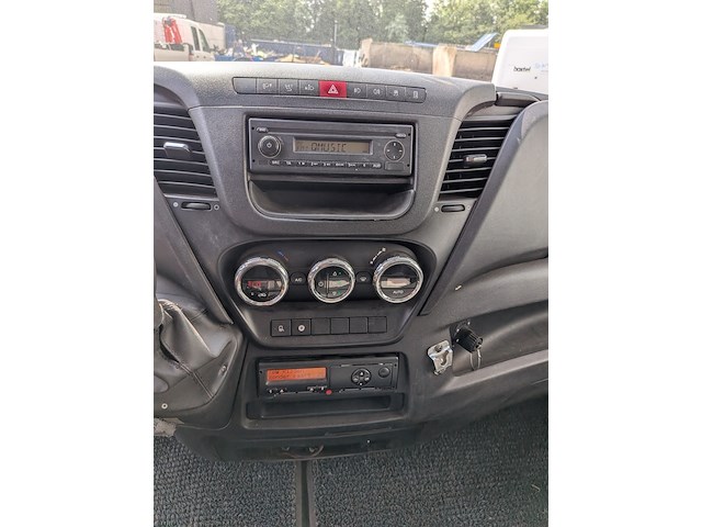 Bedrijfsauto met laadkraan en kipperbak, iveco, 50c17, 2015 - afbeelding 10 van  64