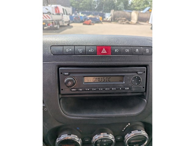 Bedrijfsauto met laadkraan en kipperbak, iveco, 50c17, 2015 - afbeelding 11 van  64