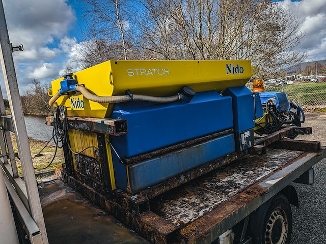 Bedrijfsauto met zoutstrooier, volkswagen, transporter 1.9 tdi 340, 2009 - afbeelding 5 van  39