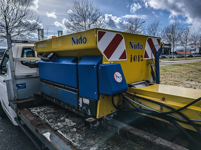 Bedrijfsauto met zoutstrooier, volkswagen, transporter 1.9 tdi 340, 2009 - afbeelding 6 van  39