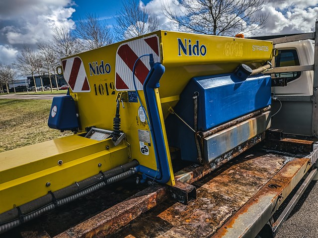 Bedrijfsauto met zoutstrooier, volkswagen, transporter 1.9 tdi 340, 2009 - afbeelding 13 van  39