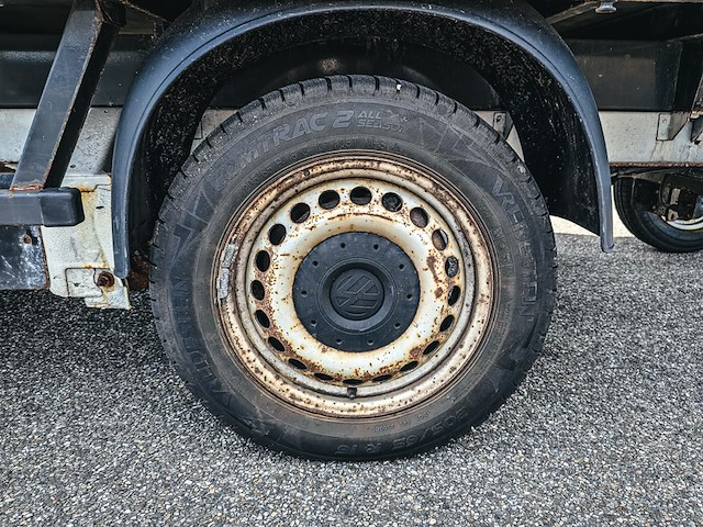 Bedrijfsauto met zoutstrooier, volkswagen, transporter 1.9 tdi 340, 2009 - afbeelding 18 van  39