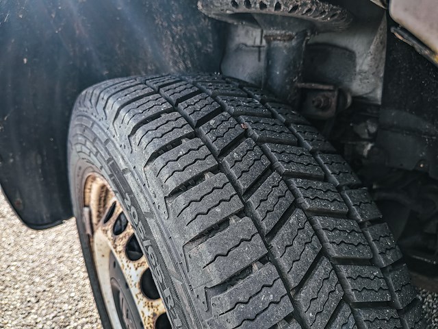 Bedrijfsauto met zoutstrooier, volkswagen, transporter 1.9 tdi 340, 2009 - afbeelding 20 van  39