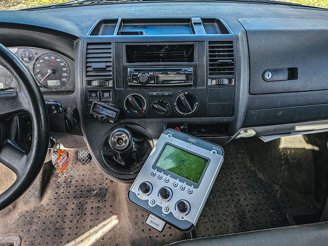 Bedrijfsauto met zoutstrooier, volkswagen, transporter 1.9 tdi 340, 2009 - afbeelding 22 van  39