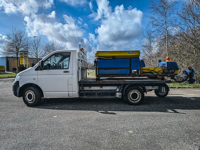 Bedrijfsauto met zoutstrooier, volkswagen, transporter 1.9 tdi 340, 2009 - afbeelding 12 van  39