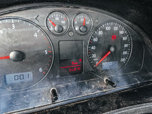 Bedrijfsauto met zoutstrooier, volkswagen, transporter 1.9 tdi 340, 2009 - afbeelding 28 van  39