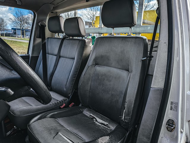 Bedrijfsauto met zoutstrooier, volkswagen, transporter 1.9 tdi 340, 2009 - afbeelding 33 van  39