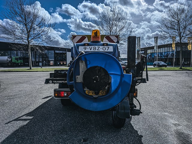 Bedrijfsauto met zoutstrooier, volkswagen, transporter 1.9 tdi 340, 2009 - afbeelding 34 van  39
