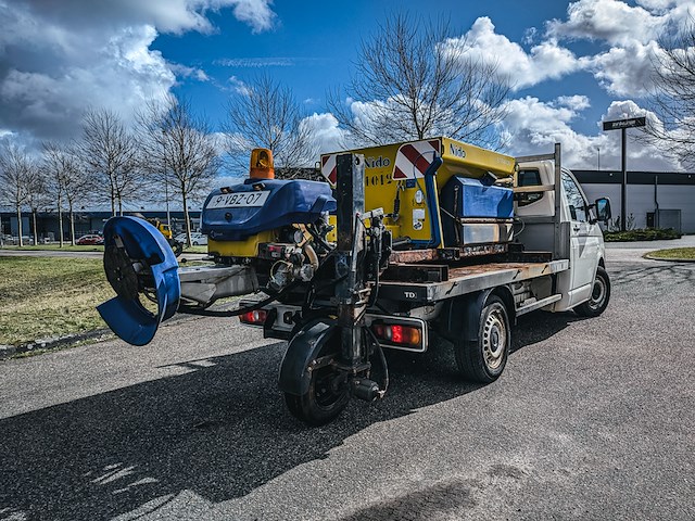 Bedrijfsauto met zoutstrooier, volkswagen, transporter 1.9 tdi 340, 2009 - afbeelding 35 van  39