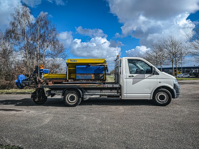 Bedrijfsauto met zoutstrooier, volkswagen, transporter 1.9 tdi 340, 2009 - afbeelding 36 van  39