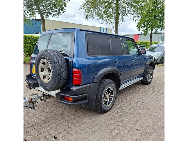 Bedrijfsauto, nissan, patrol gr, 3.0 di comfort voll b-stijl, 2001 - afbeelding 39 van  43
