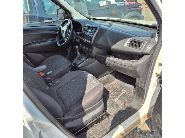 Bedrijfsauto, opel, combo, 1.3 cdti l2h1 ecoflex edition, 2015 - afbeelding 5 van  14