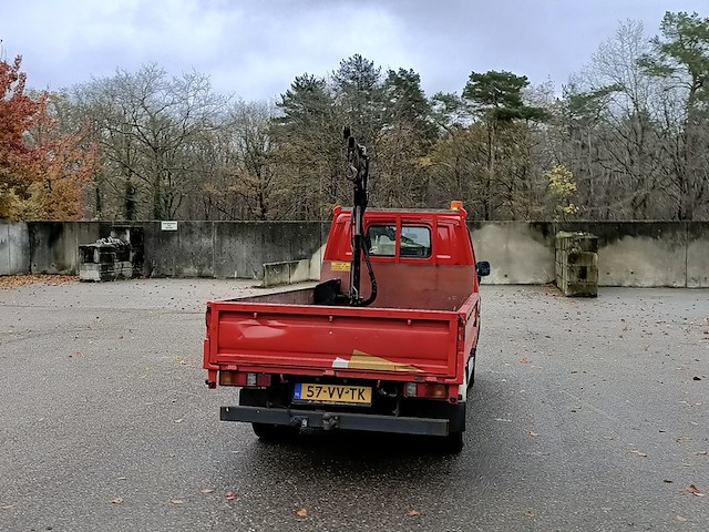 Bedrijfsauto openlaadbak mazda, e2200 pick-up met laadkraan hiab 008t, bouwjaar 2001 - afbeelding 3 van  32