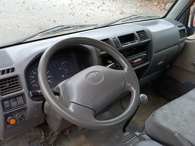 Bedrijfsauto openlaadbak mazda, e2200 pick-up met laadkraan hiab 008t, bouwjaar 2001 - afbeelding 18 van  32