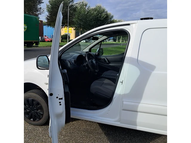 Bedrijfsauto, peugeot, partner 120 1.6 bluehdi 100 l1 première s&s, 2015 - afbeelding 19 van  57