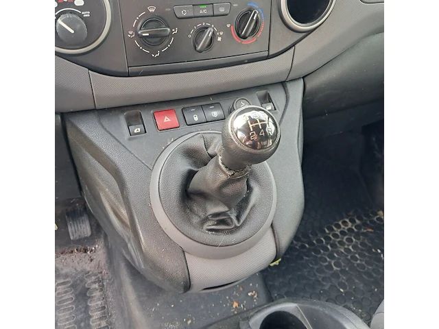 Bedrijfsauto, peugeot, partner 120 1.6 bluehdi 100 l1 première s&s, 2015 - afbeelding 28 van  57
