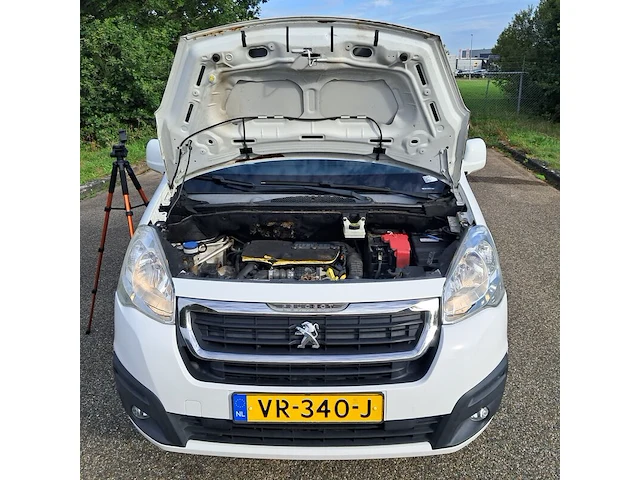 Bedrijfsauto, peugeot, partner 120 1.6 bluehdi 100 l1 première s&s, 2015 - afbeelding 48 van  57