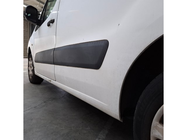Bedrijfsauto, peugeot, partner, 120 1.6 e-hdi l1 xt profit +, 2011 - afbeelding 21 van  69