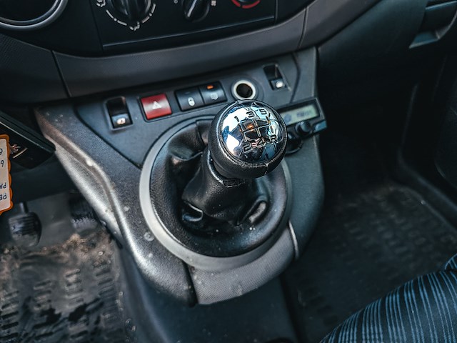 Bedrijfsauto, peugeot, partner 122 1.6 hdi l1 xt profit +, 122 1.6 hdi l1 xt profit +, 2011 - afbeelding 20 van  28