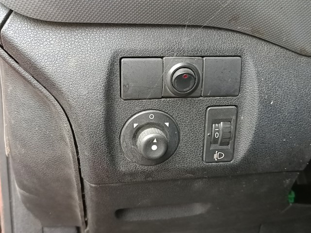 Bedrijfsauto peugeot, partner 1.6 hdi, bouwjaar 2009 - afbeelding 13 van  36