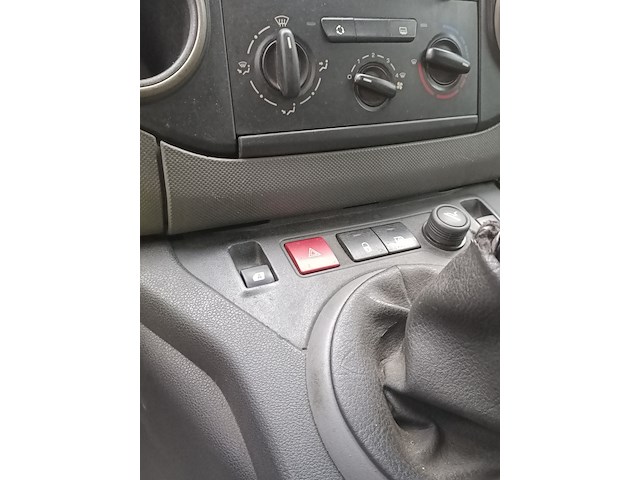 Bedrijfsauto peugeot, partner 1.6 hdi, bouwjaar 2009 - afbeelding 16 van  36