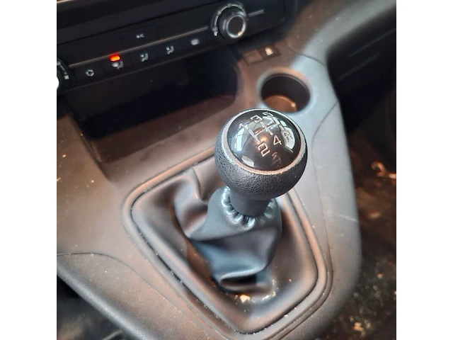 Bedrijfsauto, peugeot, partner, 2019 - afbeelding 39 van  73