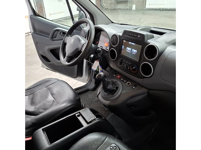 Bedrijfsauto, peugeot, partner - afbeelding 32 van  53