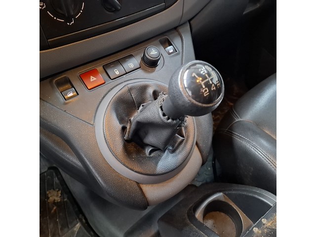 Bedrijfsauto, peugeot, partner - afbeelding 24 van  52