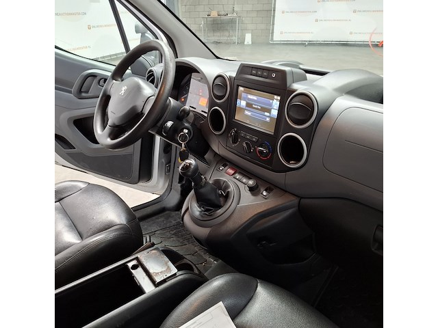 Bedrijfsauto, peugeot, partner - afbeelding 31 van  52