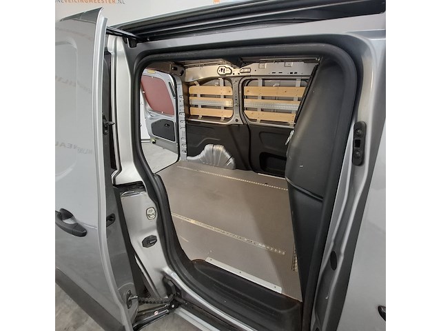 Bedrijfsauto, peugeot, partner - afbeelding 27 van  49