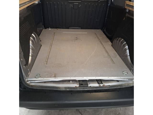 Bedrijfsauto, peugeot, partner - afbeelding 29 van  56