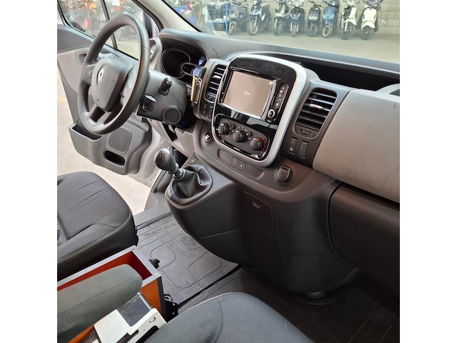 Bedrijfsauto, renault, trafic, 2016 - afbeelding 79 van  132