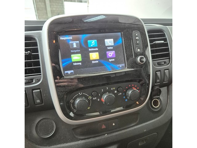 Bedrijfsauto, renault, trafic, 2018 - afbeelding 24 van  52