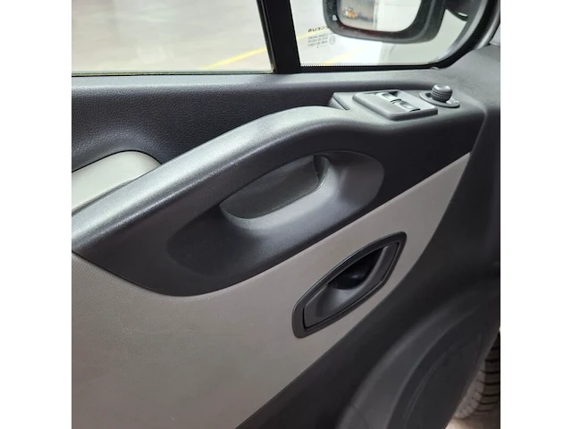 Bedrijfsauto, renault, trafic, 2018 - afbeelding 32 van  75