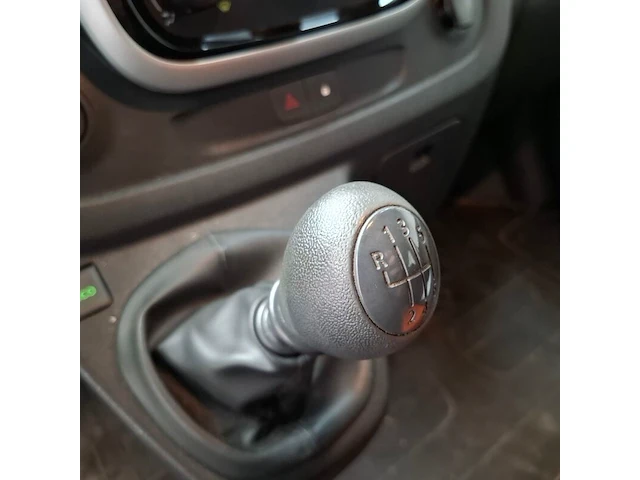 Bedrijfsauto, renault, trafic, 2018 - afbeelding 41 van  75