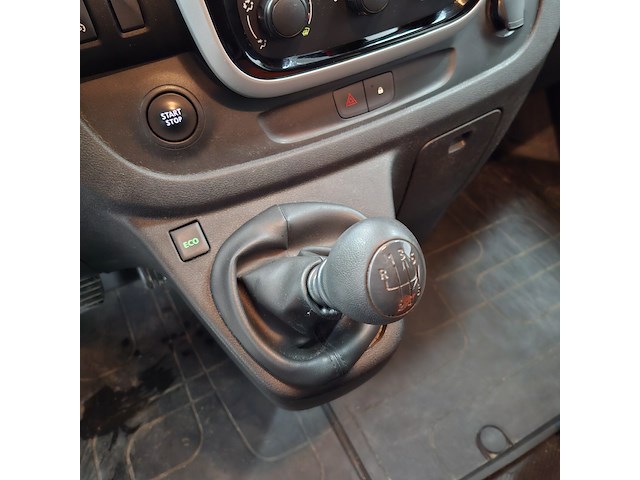 Bedrijfsauto, renault, trafic passenger - afbeelding 19 van  50