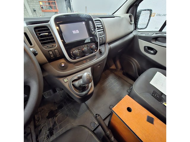 Bedrijfsauto, renault, trafic passenger - afbeelding 20 van  50