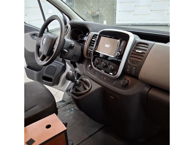 Bedrijfsauto, renault, trafic passenger - afbeelding 29 van  50