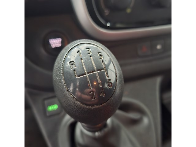 Bedrijfsauto, renault, trafic - afbeelding 16 van  48