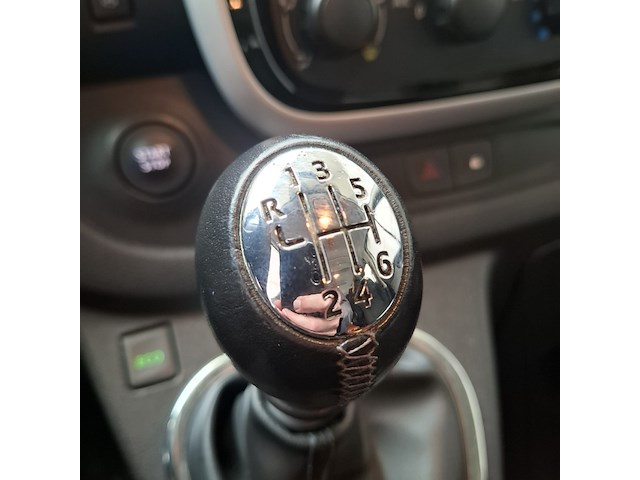 Bedrijfsauto, renault, trafic - afbeelding 19 van  39